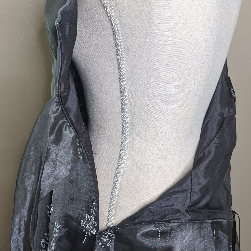 Wendye Chaitin Halter Embroidered Formal Dress - Picture 6 of 8
